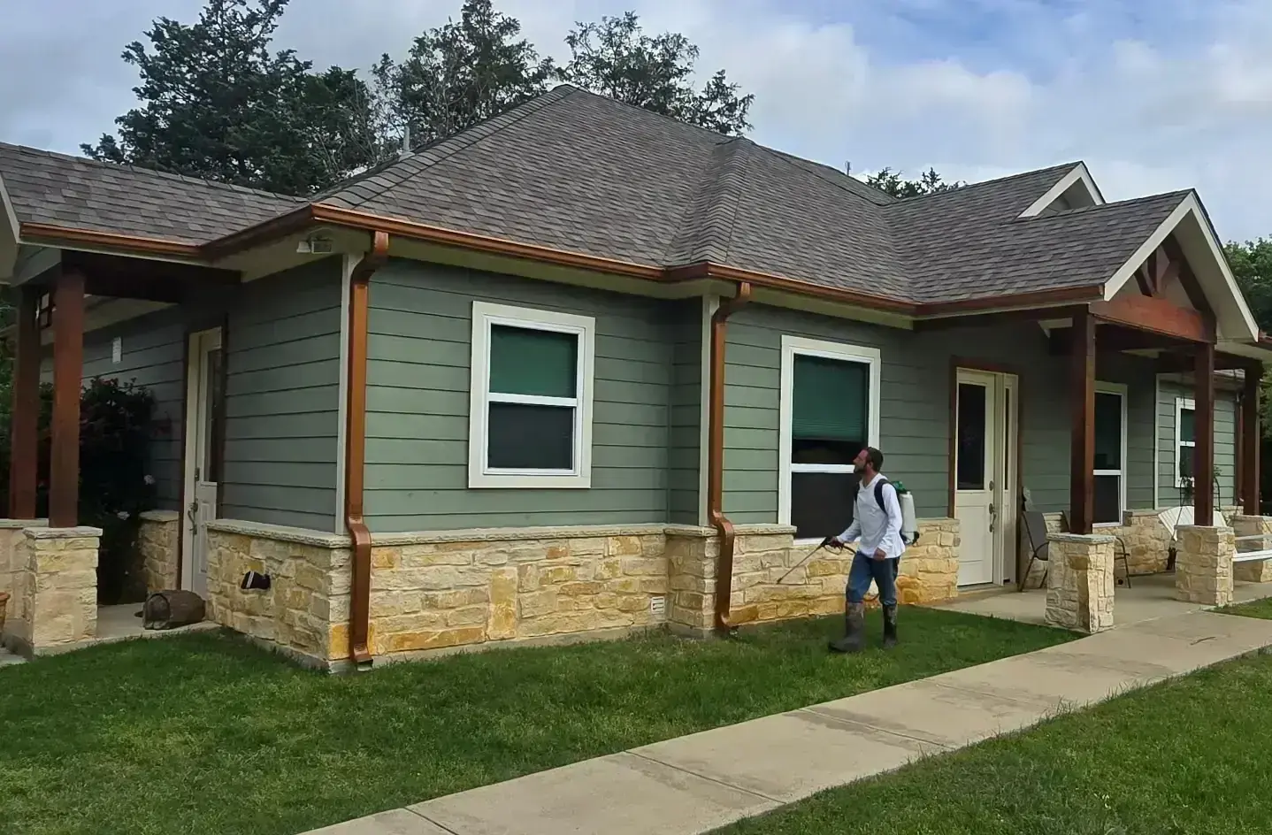 Pest Control Company in Kaufman TX Exterior Home Treatment